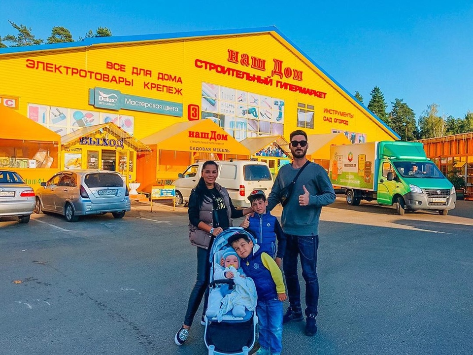Салибековы — многодетные родители Фото: "Инстаграм