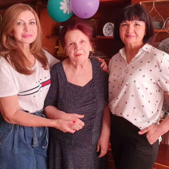 Ирина Агибалова с мамой и сестрой Фото: «Инстаграм»