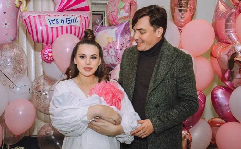 Саша Артёмова и Женя Кузин с дочерью Фото: «Инстаграм»