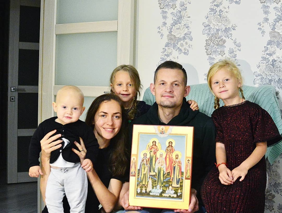Большая семья Марии — муж, сын и две дочери ​Фото: «Инстаграм»  