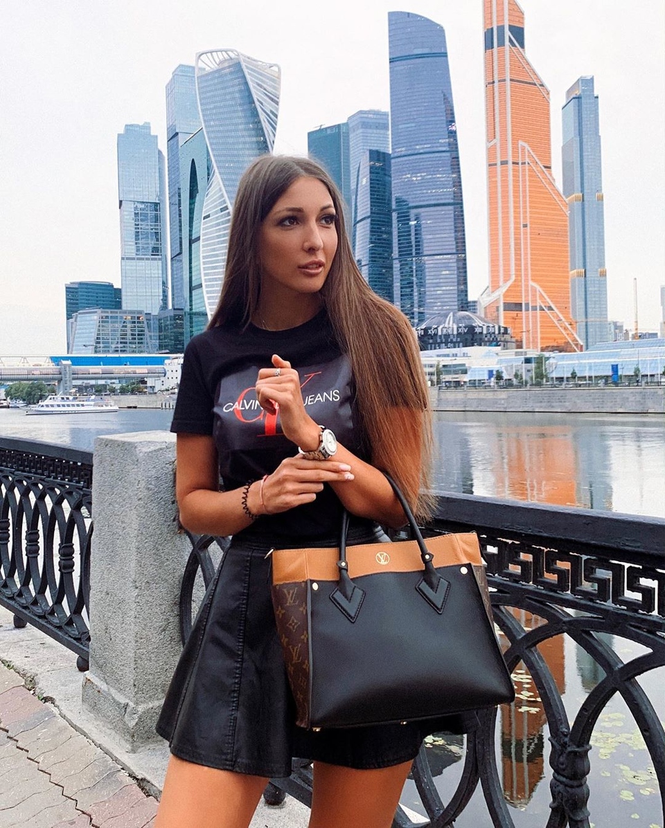 Отец Захаровой не знает, что у него есть дочь Фото: «Инстаграм»