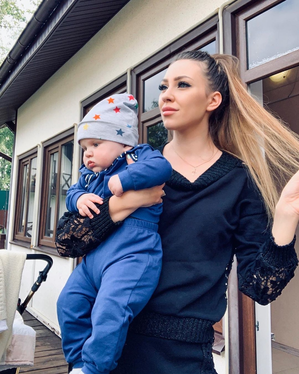 Сегодня у мальчика день рождения. 