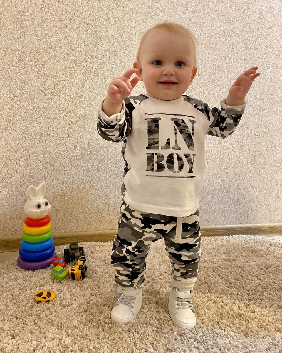 Сегодня у мальчика день рождения. 