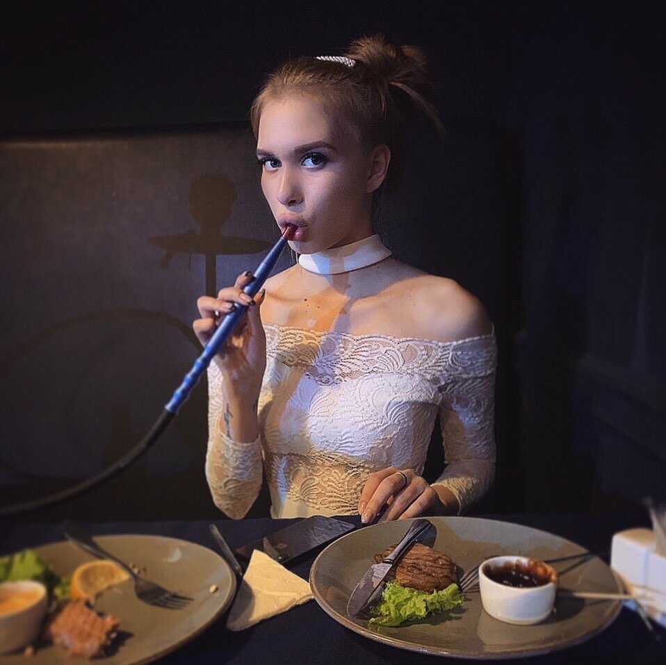 Шевцова курила во время беременности Фото: Instagram