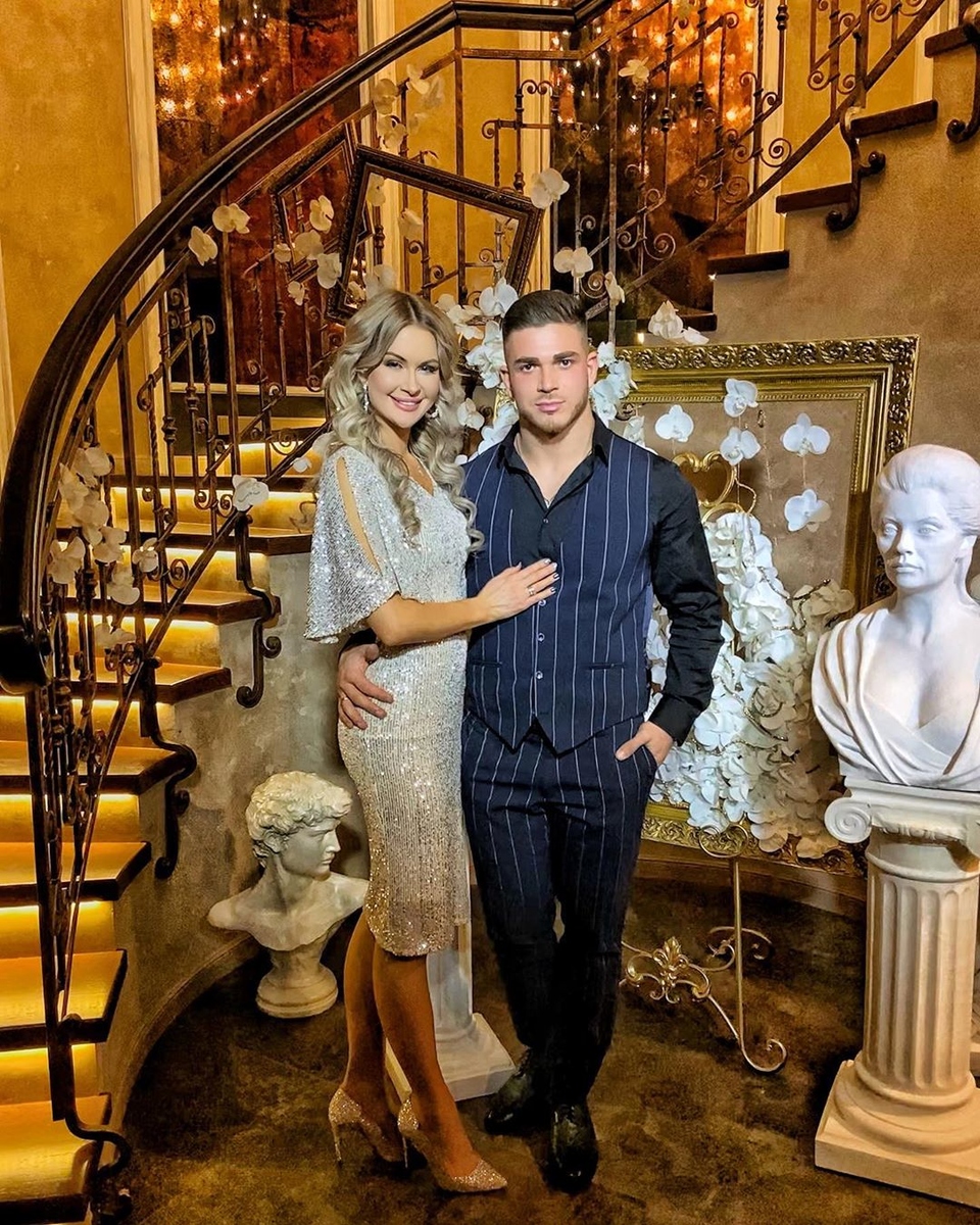 Марина и Рома поздравили Лену Ленину со свадьбой Фото: Instagram