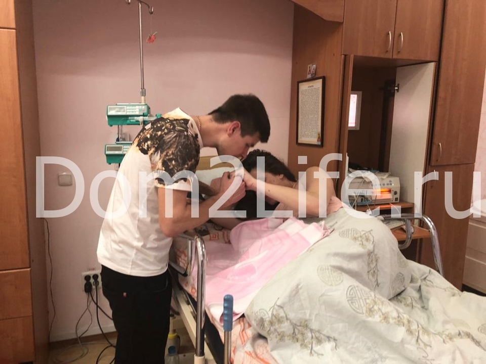 Малышка отмечает день рождения. 
