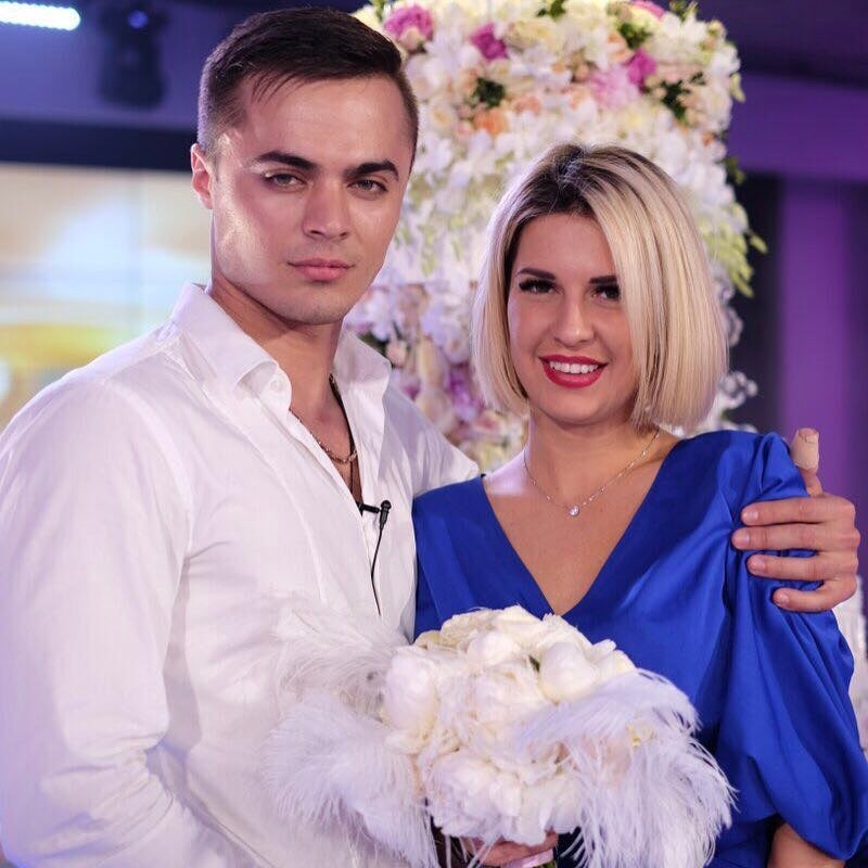 Супруги отмечают важную дату. 