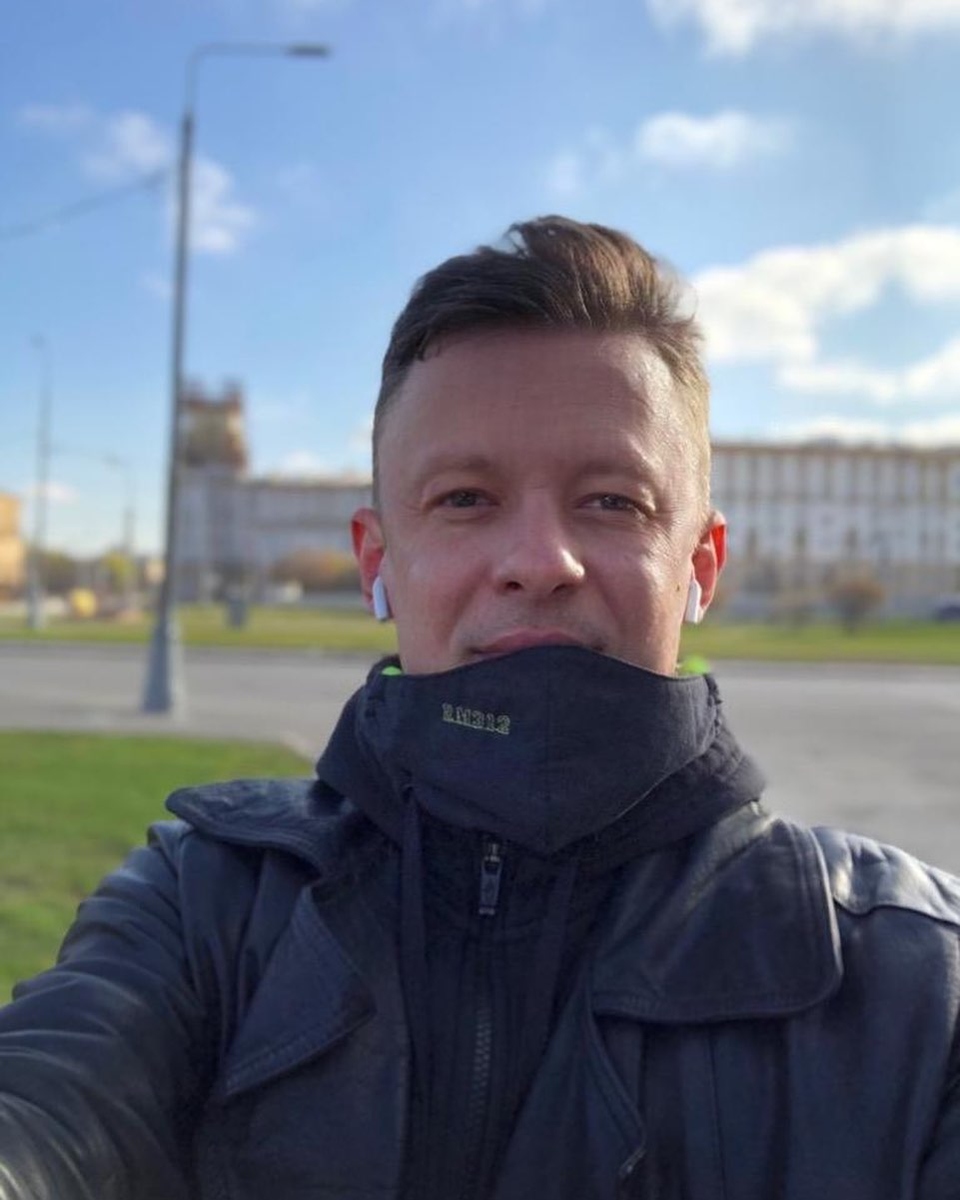 Рома оказывает знаки внимания Селене Фото: «Инстаграм»