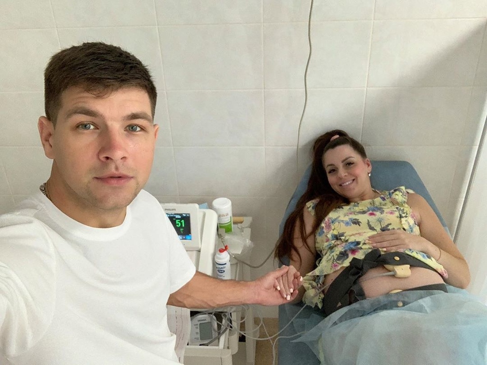 Дима всё время находится рядом с Олей Фото: «Инстаграм»