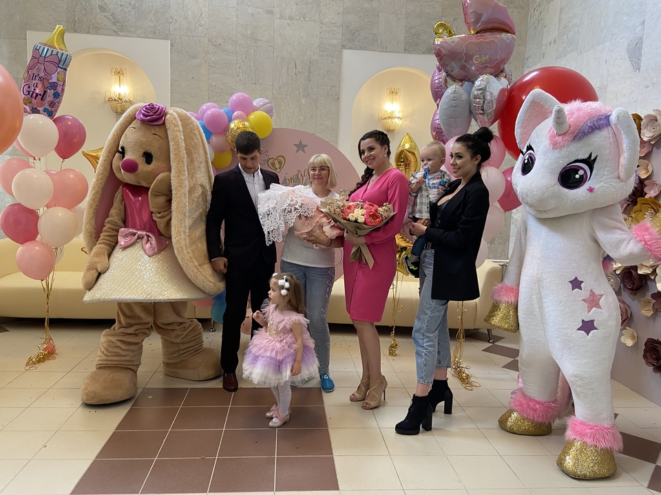 Оля и Дима собрали на выписке всю семью Фото: Архив Dom2Life.ru