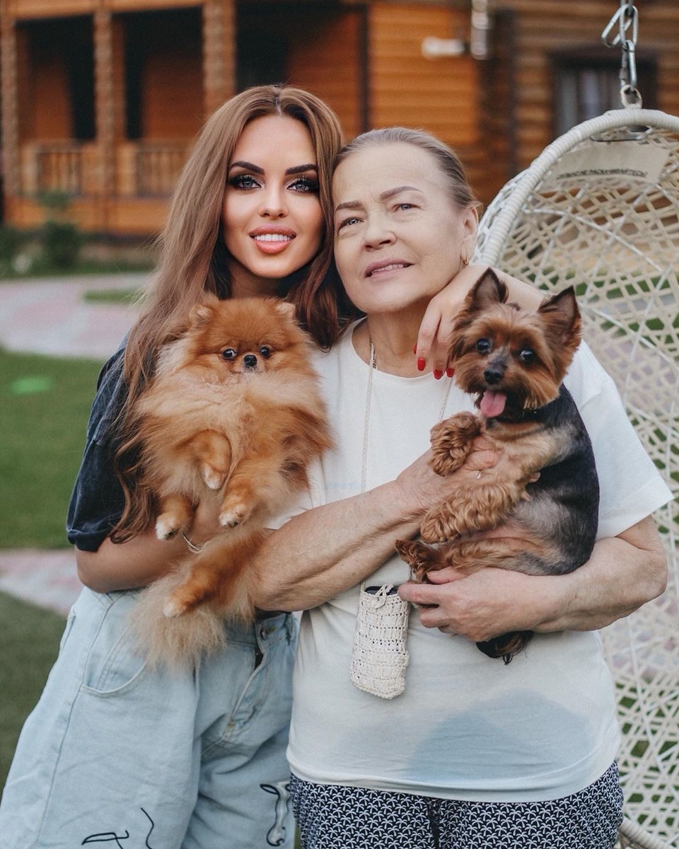 Собачка Ефременковой серьёзно больна Фото: «Инстаграм»