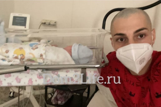 Счастливый Иосиф не отходит от сына Фото: Архив Dom2Life.ru