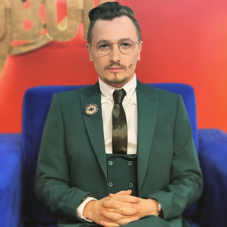 Прораб телестройки отмечает день рождения. 