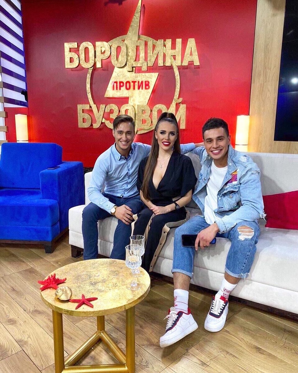 Красотка отмечает день рождения. 