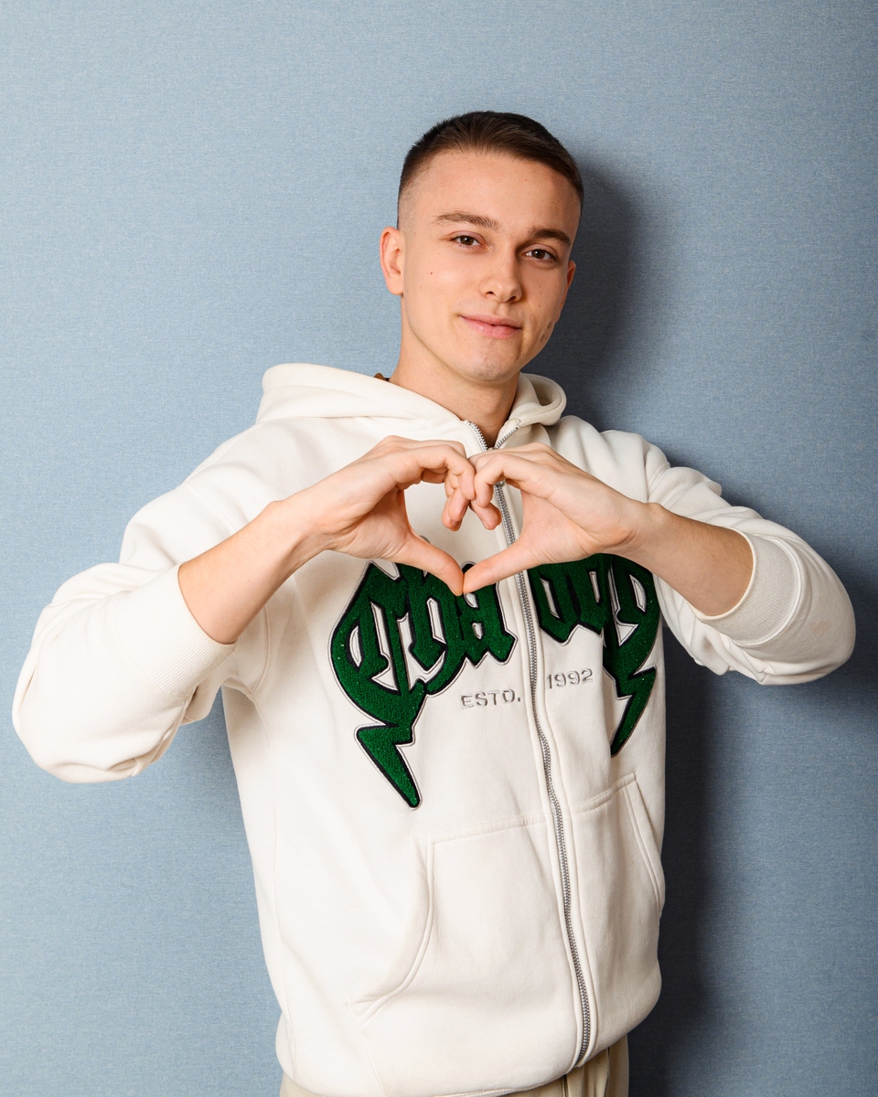 22-летний Артем покорил сердце 46-летней Вероники